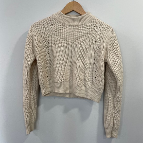 33 Kendall Kylie Cropped Mock Neck 